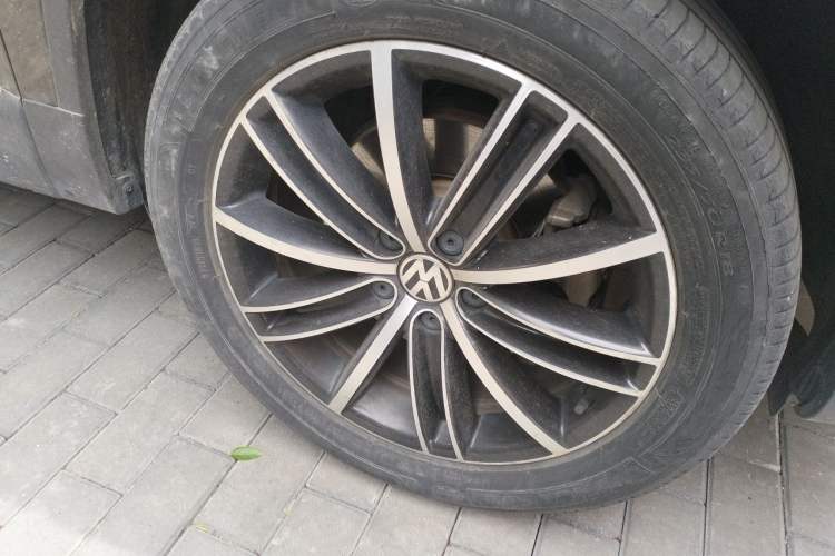 Used Volkswagen Tiguan 2016 330TSI Automatic All-Wheel-Drive Flagship Edition Right Front Wheel Hub