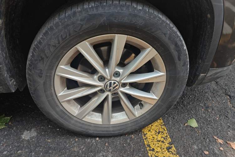 Used Volkswagen Tiguan 2016 300TSI Automatic Two-Wheel Drive Comfort Edition Right Front Wheel Hub