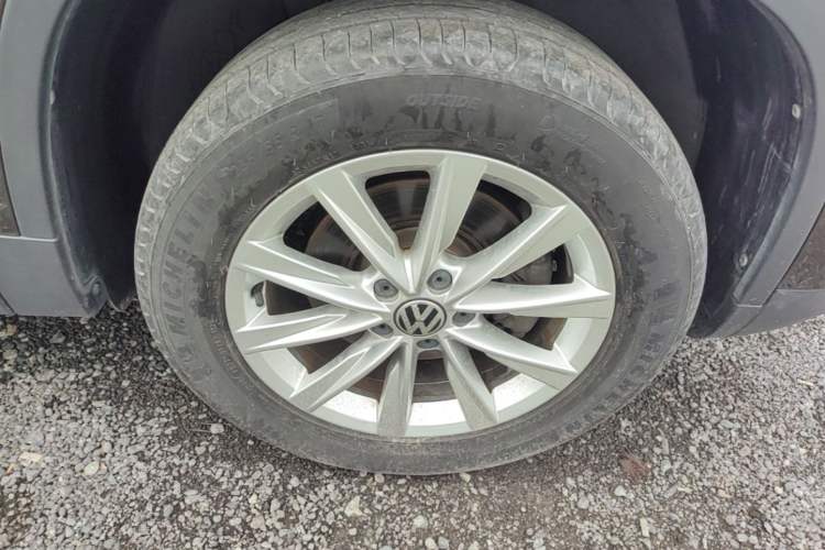 Used Volkswagen Tiguan 2016 300TSI Automatic Two-Wheel Drive Comfort Edition Right Front Wheel Hub