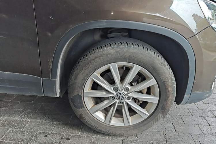 Used Volkswagen Tiguan 2016 280TSI Automatic Two-Wheel-Drive Silk Road Style Edition Right Front Wheel Hub