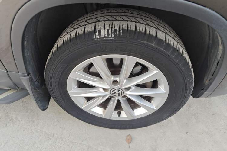 Used Volkswagen Tiguan 2016 300TSI Automatic Two-Wheel Drive Comfort Edition Right Front Wheel Hub