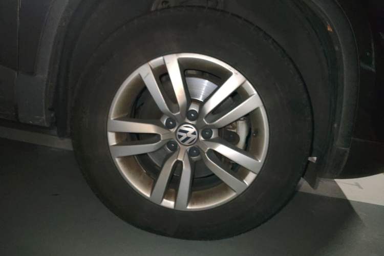 Used Volkswagen Tiguan 2016 300TSI Automatic Two-Wheel Drive Trend Edition Right Front Wheel Hub