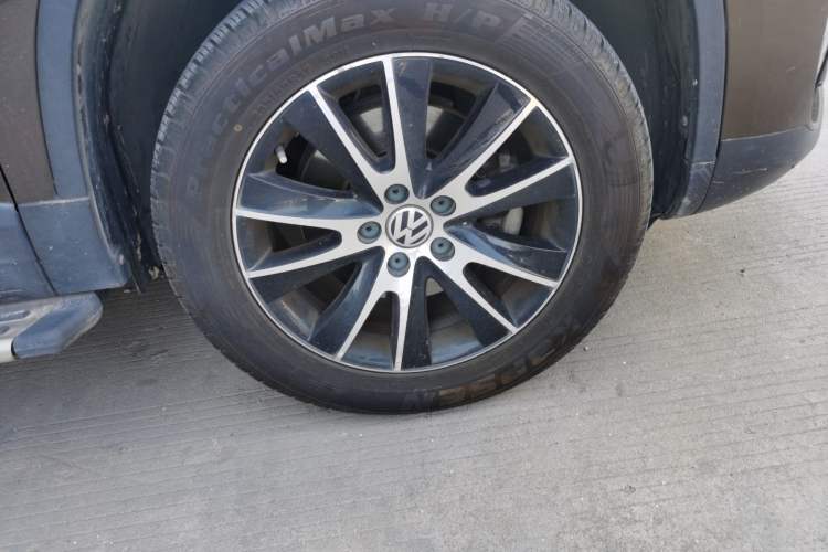 Used Volkswagen Tiguan 2016 300TSI Automatic Two-Wheel Drive Luxury Edition Right Front Wheel Hub