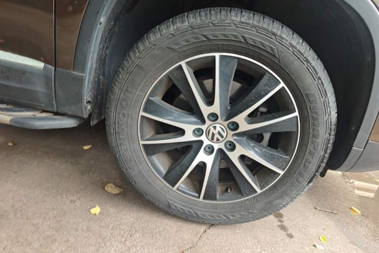 Used Volkswagen Tiguan 2016 300TSI Automatic Two-Wheel Drive Luxury Edition Right Front Wheel Hub