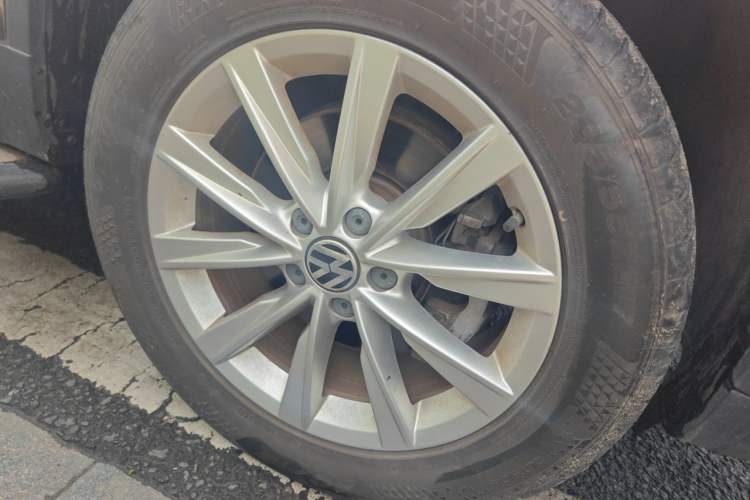Used Volkswagen Tiguan 2016 300TSI Automatic Two-Wheel Drive Comfort Edition Right Front Wheel Hub
