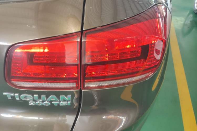 Used Volkswagen Tiguan 2016 300TSI Automatic All-Wheel Drive Fashion Vision Edition Right Rear Taillight