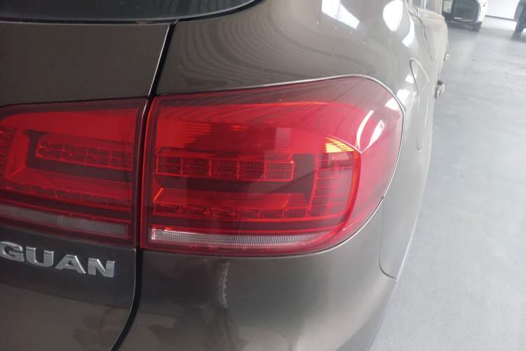 Used Volkswagen Tiguan 2016 280TSI Automatic Two-Wheel-Drive Silk Road Style Edition Right Rear Taillight