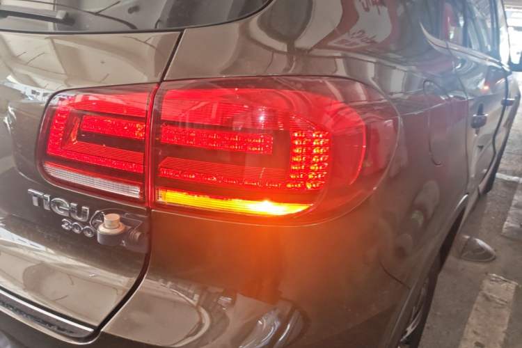 Used Volkswagen Tiguan 2016 300TSI Automatic All-Wheel Drive Luxury Edition Right Rear Taillight