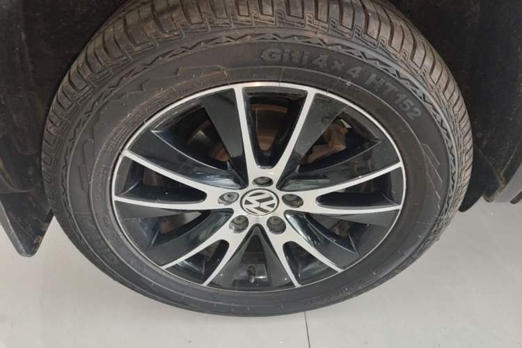 Used Volkswagen Tiguan 2016 300TSI Automatic All-Wheel Drive Luxury Edition Right Rear Wheel Hub
