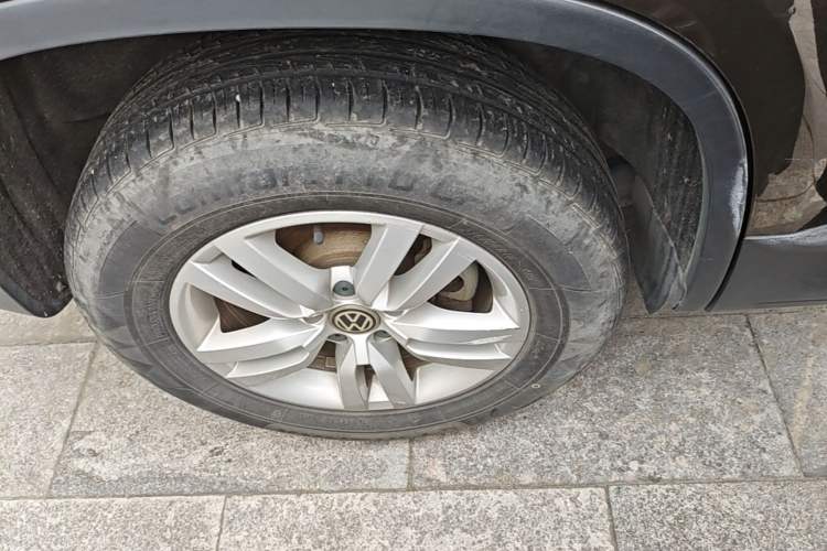 Used Volkswagen Tiguan 2016 300TSI Automatic Two-Wheel Drive Trend Edition Right Rear Wheel Hub