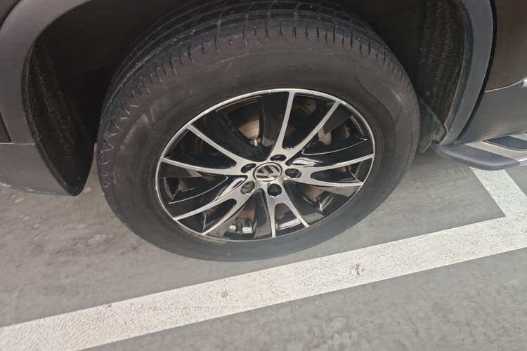 Used Volkswagen Tiguan 2016 300TSI Automatic Two-Wheel Drive Luxury Edition Right Rear Wheel Hub