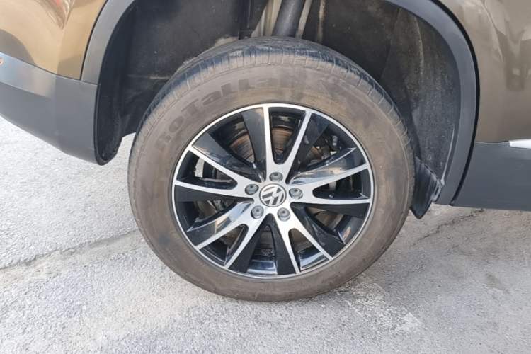 Used Volkswagen Tiguan 2016 300TSI Automatic Two-Wheel Drive Luxury Edition Right Rear Wheel Hub