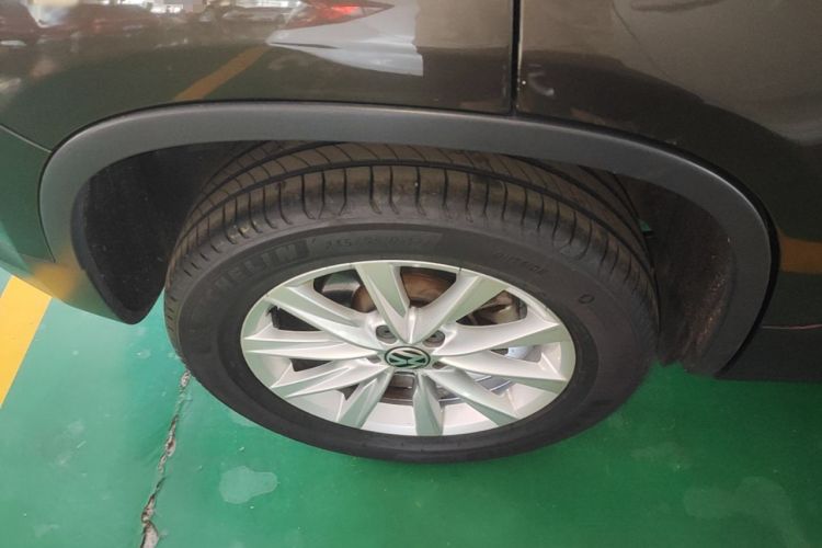 Used Volkswagen Tiguan 2016 300TSI Automatic All-Wheel Drive Fashion Vision Edition Right Rear Wheel Hub