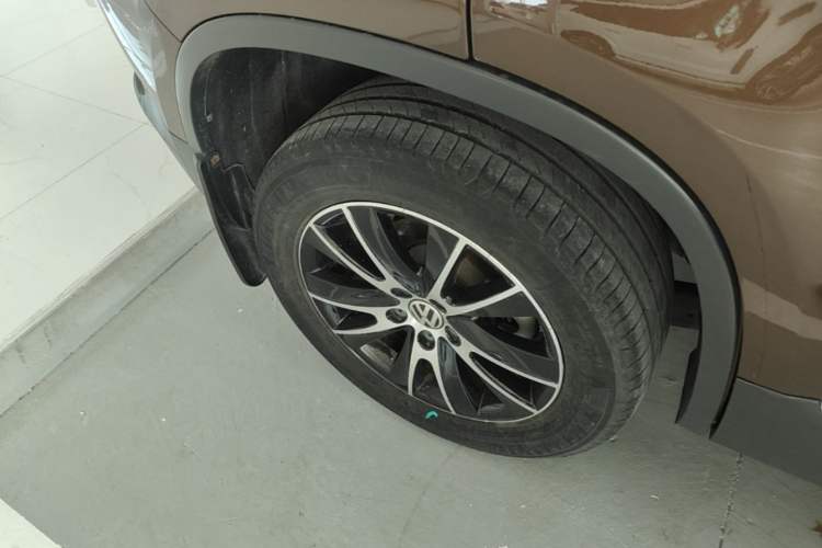 Used Volkswagen Tiguan 2016 300TSI Automatic All-Wheel Drive Luxury Edition Right Rear Wheel Hub