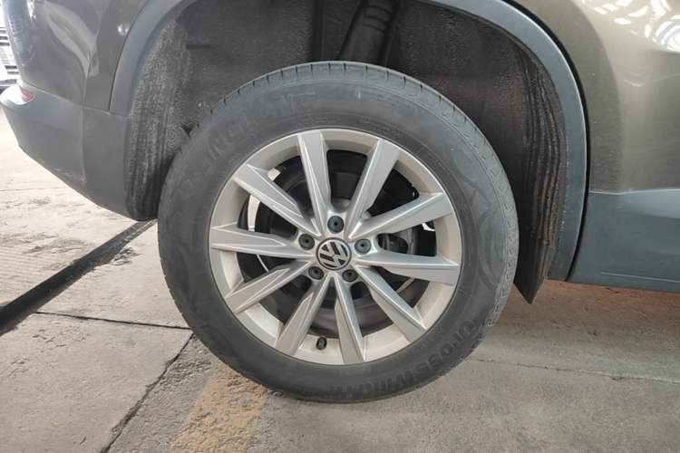 Used Volkswagen Tiguan 2016 280TSI Automatic Two-Wheel-Drive Silk Road Style Edition Right Rear Wheel Hub