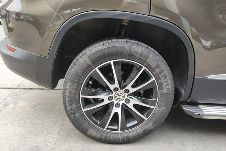 Used Volkswagen Tiguan 2016 300TSI Automatic All-Wheel Drive Luxury Edition Right Rear Wheel Hub