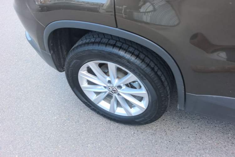 Used Volkswagen Tiguan 2016 280TSI Automatic Two-Wheel-Drive Silk Road Style Edition Right Rear Wheel Hub