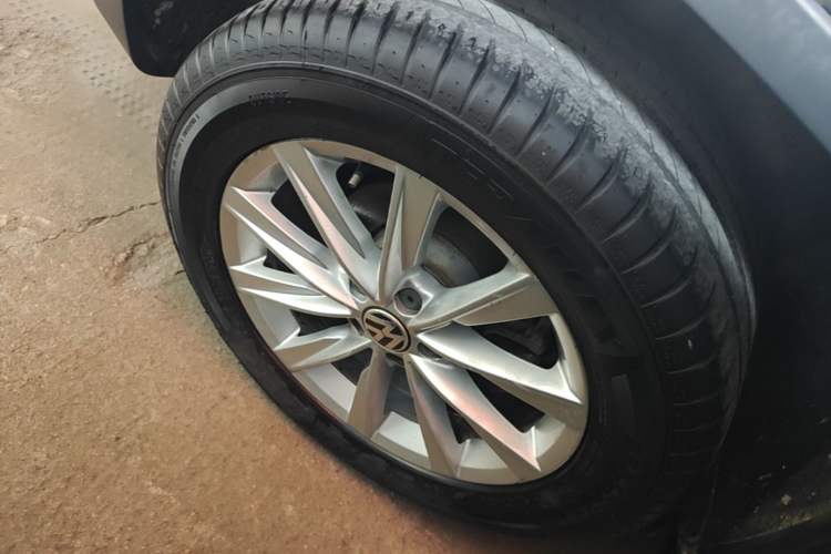 Used Volkswagen Tiguan 2016 300TSI Automatic All-Wheel Drive Fashion Vision Edition Right Rear Wheel Hub