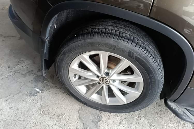 Used Volkswagen Tiguan 2016 280TSI Automatic Two-Wheel Drive Silk Road Comfort Edition Right Rear Wheel Hub