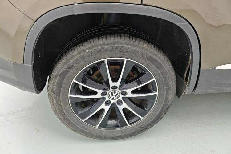 Used Volkswagen Tiguan 2016 300TSI Automatic All-Wheel Drive Luxury Edition Right Rear Wheel Hub