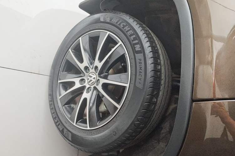 Used Volkswagen Tiguan 2016 300TSI Automatic Two-Wheel Drive Luxury Edition Right Rear Wheel Hub