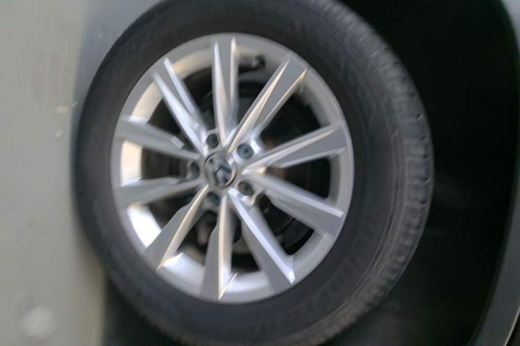 Used Volkswagen Tiguan 2016 280TSI Automatic Two-Wheel Drive Silk Road Comfort Edition Right Rear Wheel Hub