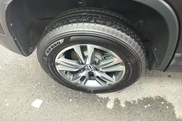 Used Volkswagen Tiguan 2016 300TSI Automatic Two-Wheel Drive Trend Edition Right Rear Wheel Hub