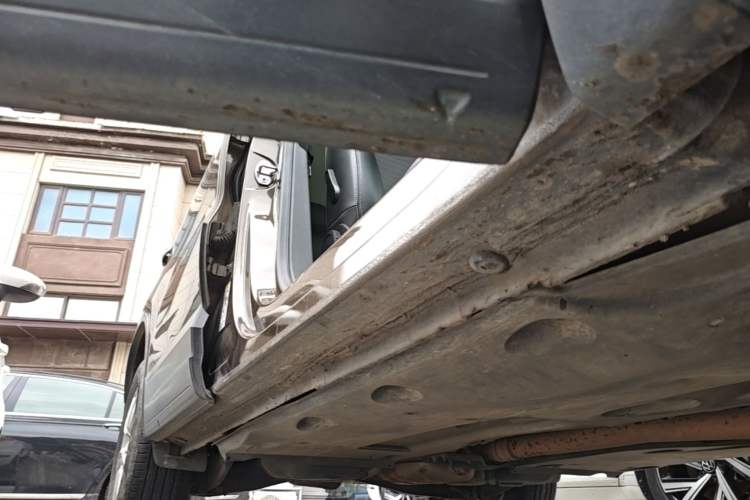 Used Volkswagen Tiguan 2016 300TSI Automatic Two-Wheel Drive Trend Edition Right Side Sill