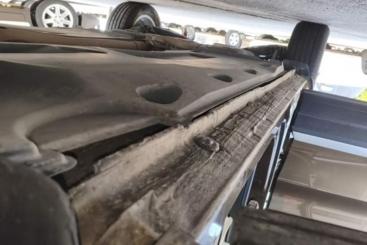 Used Volkswagen Tiguan 2016 300TSI Automatic Two-Wheel Drive Luxury Edition Right Side Sill