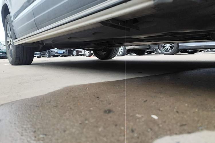 Used Volkswagen Tiguan 2016 300TSI Automatic All-Wheel Drive Luxury Edition Right Side Sill