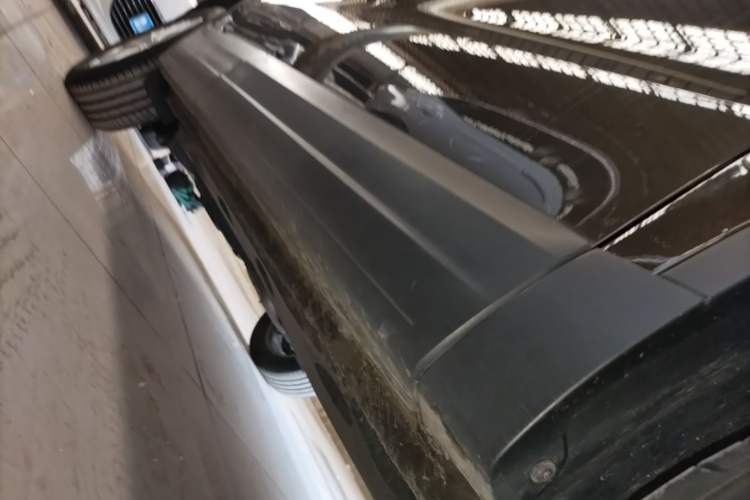 Used Volkswagen Tiguan 2016 280TSI Automatic Two-Wheel-Drive Silk Road Style Edition Right Side Sill