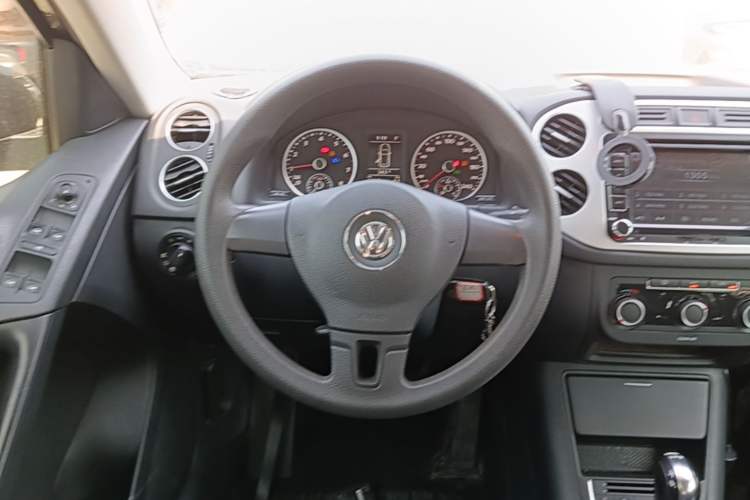 Used Volkswagen Tiguan 2016 280TSI Automatic Two-Wheel-Drive Silk Road Style Edition Steering Wheel