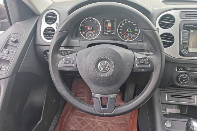 Used Volkswagen Tiguan 2016 300TSI Automatic Two-Wheel Drive Luxury Edition Steering Wheel
