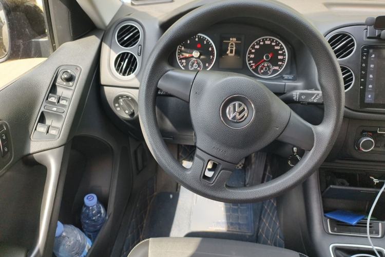 Used Volkswagen Tiguan 2016 300TSI Manual Two-Wheel Drive Trend Edition Steering Wheel