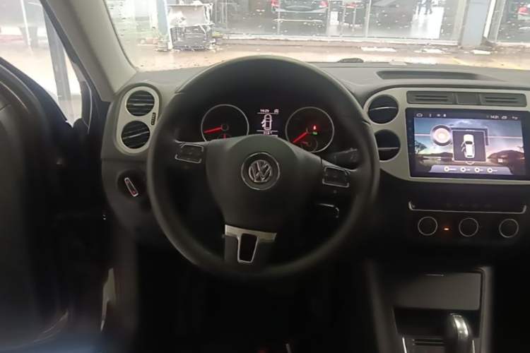 Used Volkswagen Tiguan 2016 280TSI Automatic Two-Wheel Drive Silk Road Comfort Edition Steering Wheel