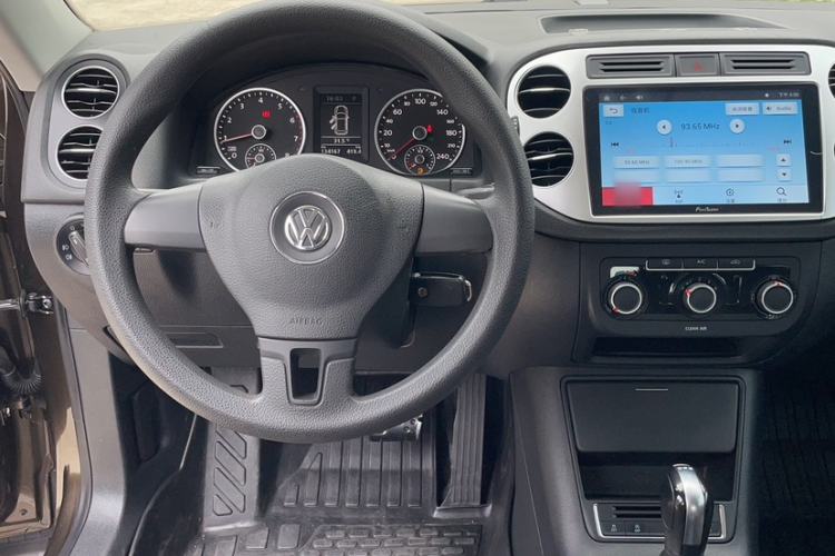 Used Volkswagen Tiguan 2016 280TSI Automatic Two-Wheel-Drive Silk Road Style Edition Steering Wheel