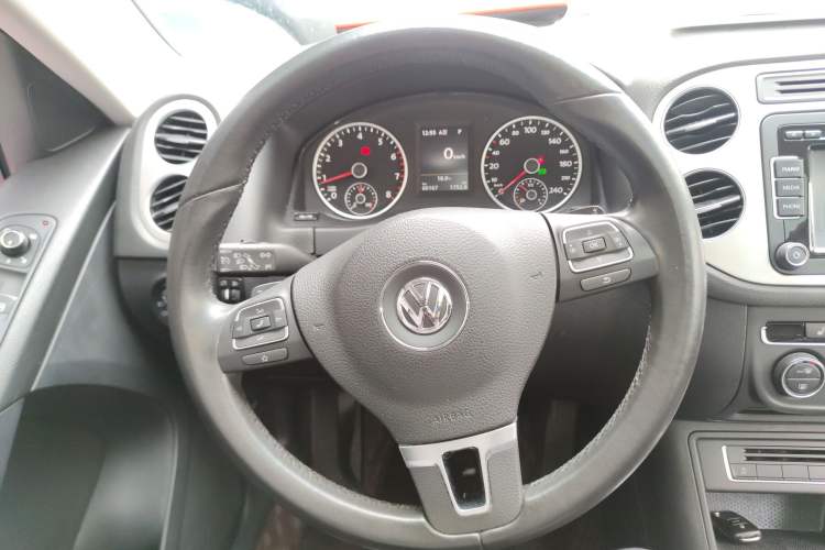 Used Volkswagen Tiguan 2016 300TSI Automatic Two-Wheel Drive Luxury Edition Steering Wheel