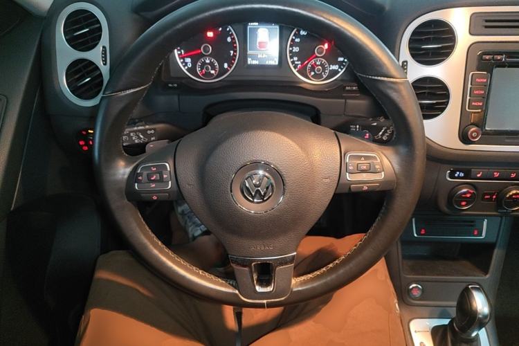 Used Volkswagen Tiguan 2016 300TSI Automatic All-Wheel Drive Luxury Edition Steering Wheel