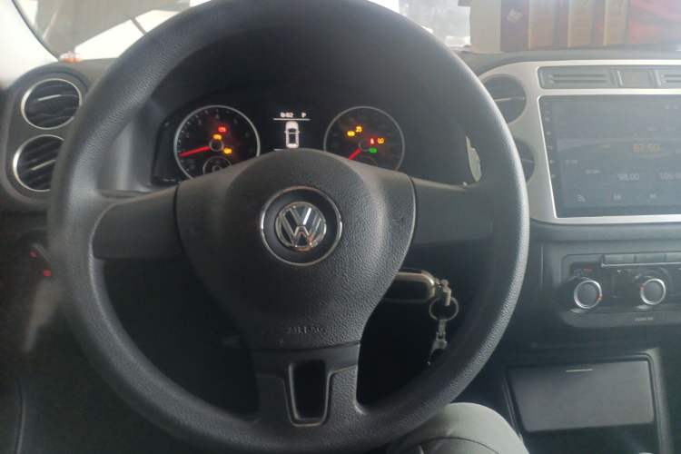 Used Volkswagen Tiguan 2016 280TSI Automatic Two-Wheel-Drive Silk Road Style Edition Steering Wheel