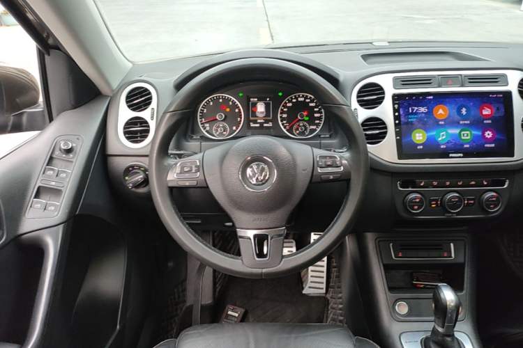 Used Volkswagen Tiguan 2016 300TSI Automatic All-Wheel Drive Luxury Edition Steering Wheel