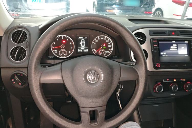 Used Volkswagen Tiguan 2016 280TSI Automatic Two-Wheel-Drive Silk Road Style Edition Steering Wheel