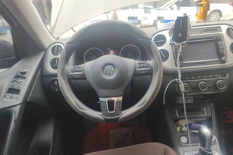 Used Volkswagen Tiguan 2016 300TSI Automatic All-Wheel Drive Luxury Edition Steering Wheel