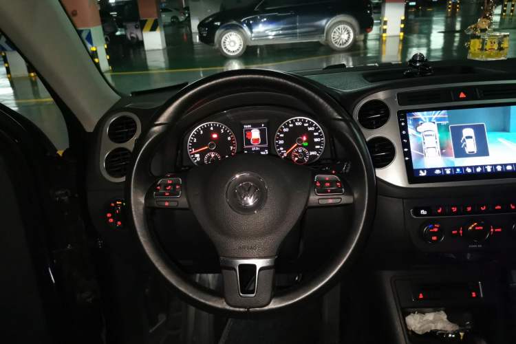 Used Volkswagen Tiguan 2016 300TSI Automatic Two-Wheel Drive Luxury Edition Steering Wheel