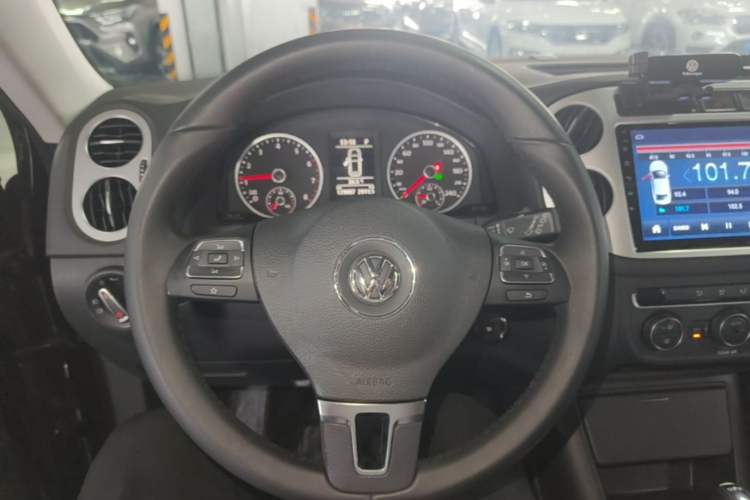 Used Volkswagen Tiguan 2016 280TSI Automatic Two-Wheel Drive Silk Road Comfort Edition Steering Wheel