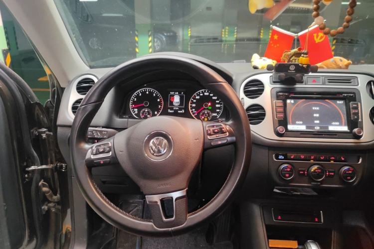 Used Volkswagen Tiguan 2016 300TSI Automatic Two-Wheel Drive Luxury Edition Steering Wheel