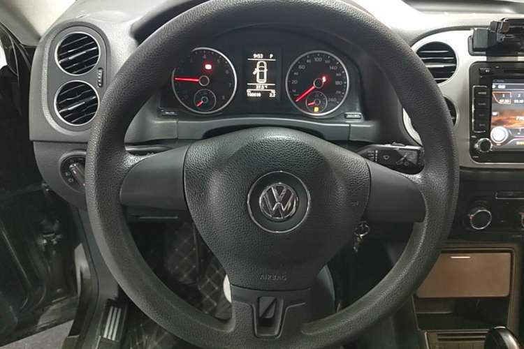 Used Volkswagen Tiguan 2016 300TSI Automatic Two-Wheel Drive Trend Edition Steering Wheel