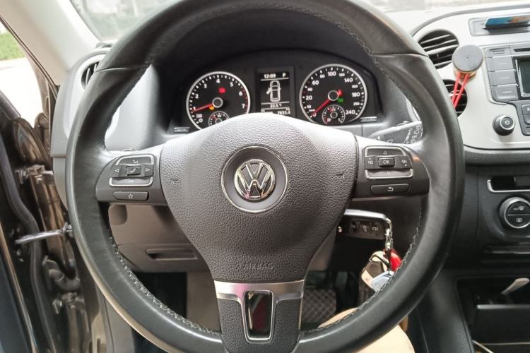 Used Volkswagen Tiguan 2016 280TSI Automatic Two-Wheel Drive Silk Road Comfort Edition Steering Wheel
