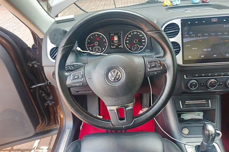 Used Volkswagen Tiguan 2016 300TSI Automatic All-Wheel Drive Luxury Edition Steering Wheel