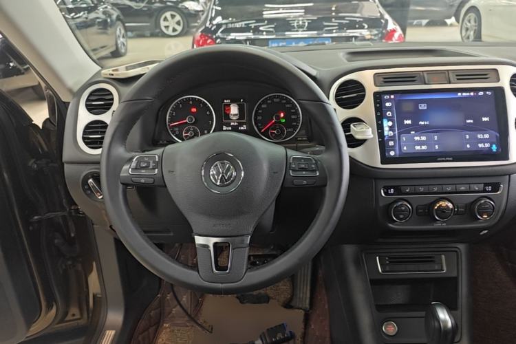 Used Volkswagen Tiguan 2016 300TSI Automatic All-Wheel Drive Luxury Edition Steering Wheel
