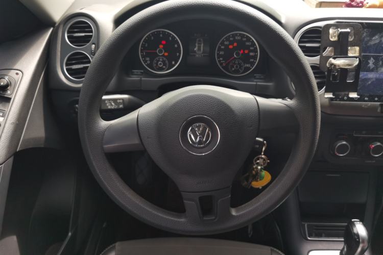 Used Volkswagen Tiguan 2016 280TSI Automatic Two-Wheel-Drive Silk Road Style Edition Steering Wheel